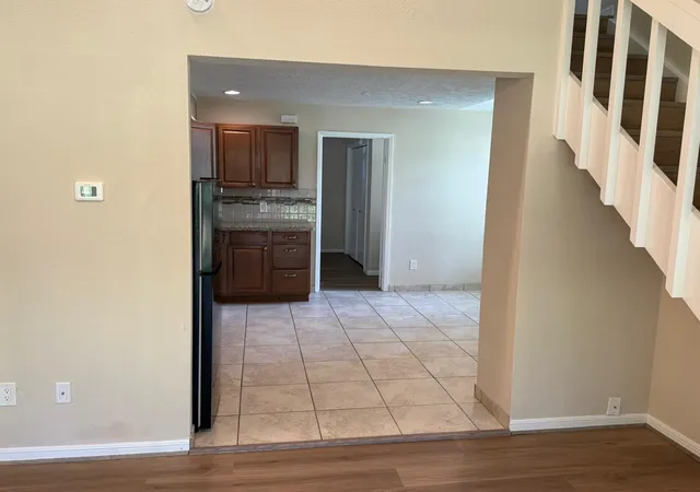 Listing Photo 4 - Condo for sale in building located at 12900 Walden Rd, Montgomery, TX 77356 - Unit #1012 J