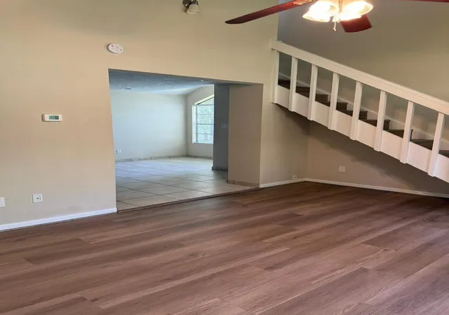 Listing Photo 5 - Condo for sale in building located at 12900 Walden Rd, Montgomery, TX 77356 - Unit #1012 J