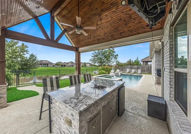 3rd image of 13710 Bethel Way Xing, Rosharon, TX 77583 | MLS# 67649379
