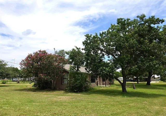 Homes for sale in Sutherland Springs, TX | 307 5Th St St, Sutherland Springs, TX 78161 | MLS# 53709282