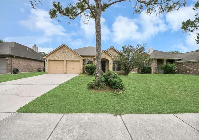 Photo 4 of Single family home for sale at 2810 Huntington Way, Pearland, TX 77584 | MLS# 52459349 | Listing updated on 2026-09-23