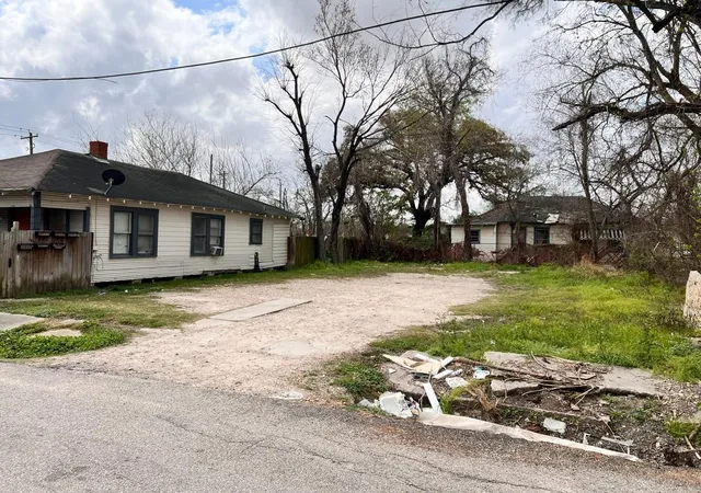 Photo 1 of Land for sale at 2007 Brackenridge St, Houston, TX 77026 | MLS# 57377010 | Listing updated on 2026-03-25