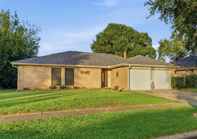 Homes for sale in Baytown, TX | 7522 Shoshone Dr, Baytown, TX 77521 | MLS# 39344852