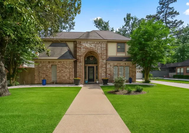 Photo 2 of Single family home for sale at 407 Champion Lake Dr, Spring, TX 77380 | MLS# 10138468 | Listing updated on 2026-09-03