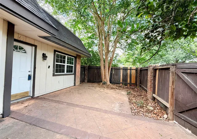 Photo 2 of Single family home for sale at 12027 Greenwood Forest Dr #29D, Houston, TX 77066 | MLS# 63078431 | Listing updated on 2026-09-10