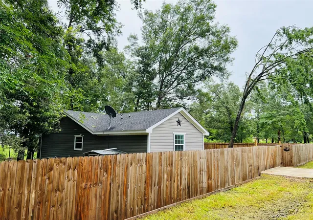 Photo 3 of Single family home for sale at 110 Andrea Rd, Livingston, TX 77351 | MLS# 18392539 | Listing updated on 2026-08-25