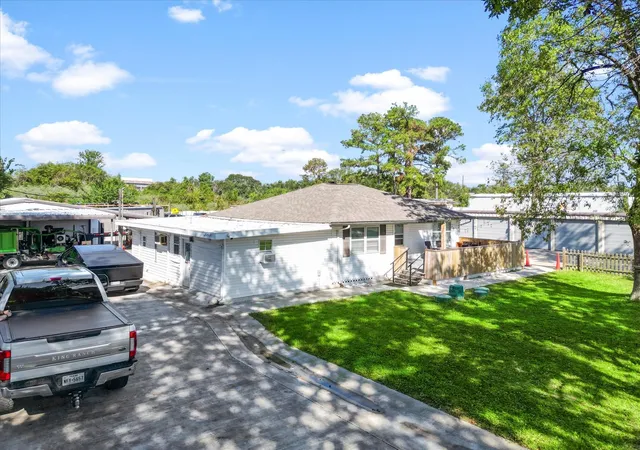 Photo 3 of Single family home for sale at 9902 Franklin Rd, Houston, TX 77070 | MLS# 9185417 | Listing updated on 2026-08-06