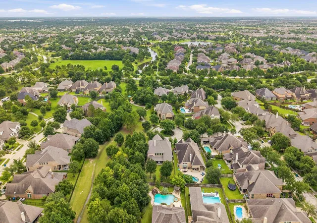 3rd image of 12115 Valley Moon Ln, Cypress, TX 77433 | MLS# 16564505