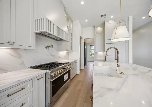 4th image of 1231 Martin St, Houston, TX 77018 | MLS# 67800301
