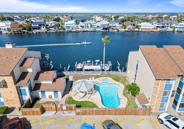 Listing Photo 5 - Condo for sale in building located at 15425 Fortuna Bay Dr, Corpus Christi, TX 78418 - Unit #204