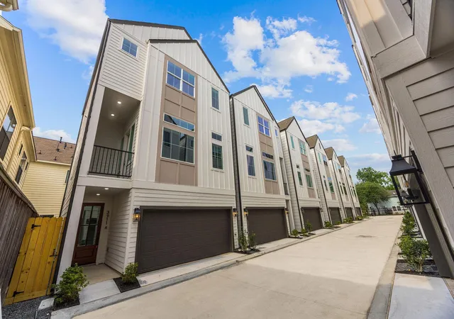 2nd image of 3907 Tulane St #E, Houston, TX 77018 | MLS# 63939668