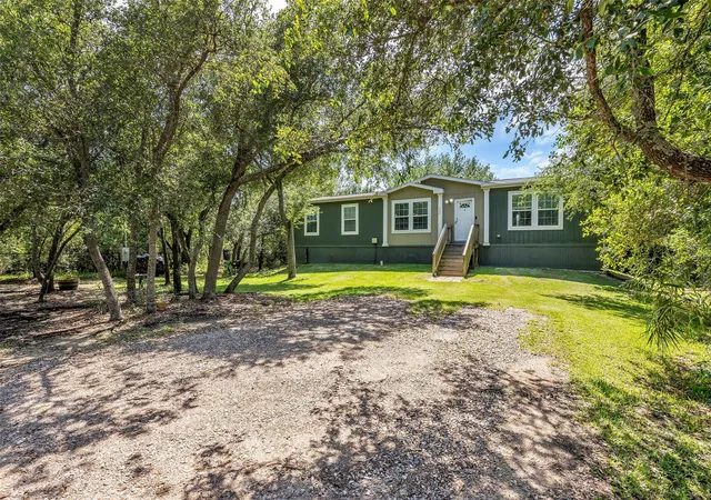1st image of 734 13th St, Dickinson, TX 77539 | MLS# 32445181