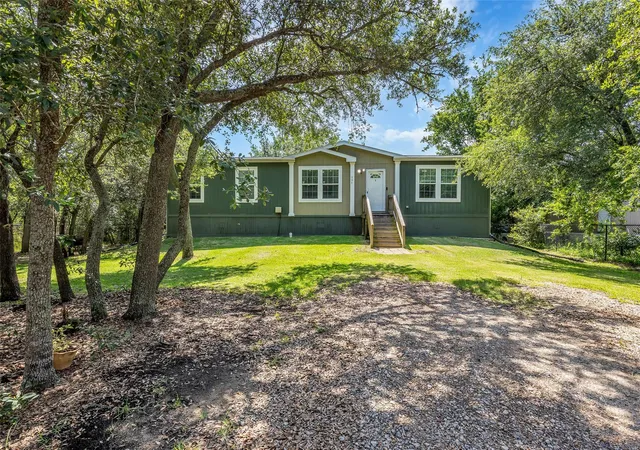 2nd image of 734 13th St, Dickinson, TX 77539 | MLS# 32445181