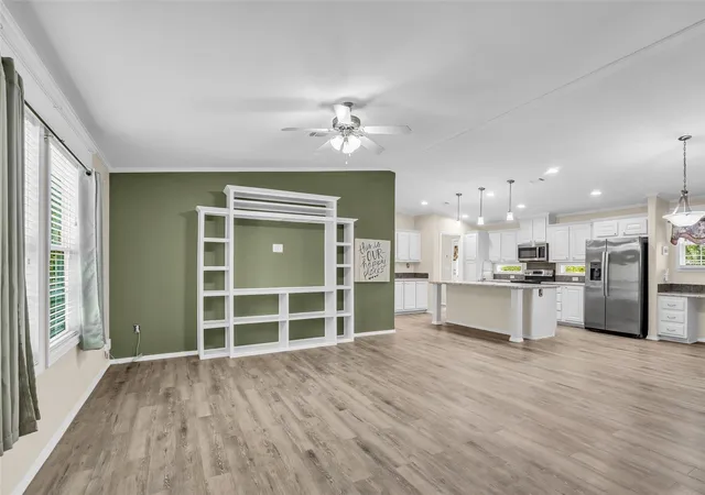 5th image of 734 13Th St, Dickinson, TX 77539 | MLS# 32445181