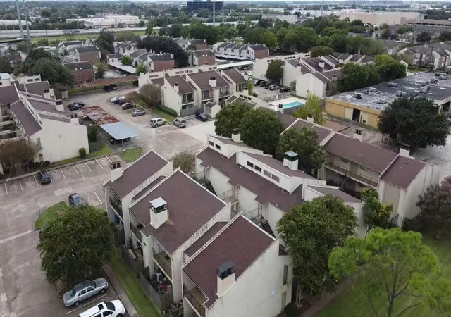 2nd image of 10075 Westpark Dr #52, Houston, TX 77042 | MLS# 16026038