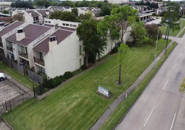 3rd image of 10075 Westpark Dr #52, Houston, TX 77042 | MLS# 16026038