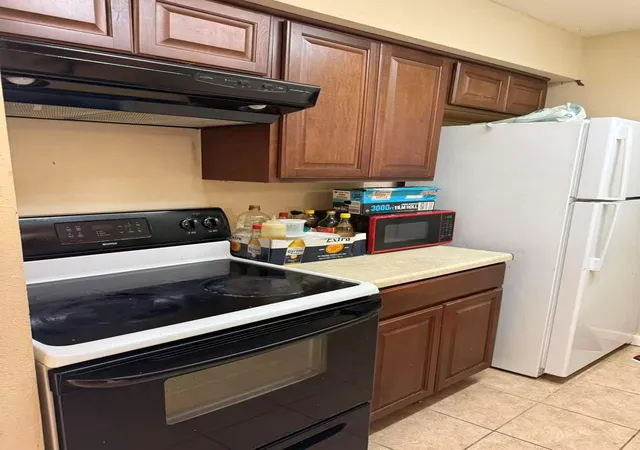 5th image of 10075 Westpark Dr #52, Houston, TX 77042 | MLS# 16026038