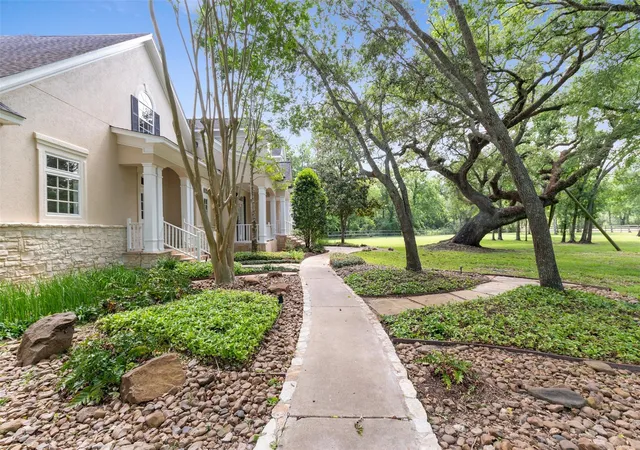 Photo 3 of Single family home for sale at 2042 Darby Ln, Fresno, TX 77545 | MLS# 56467681 | Listing updated on 2026-09-28