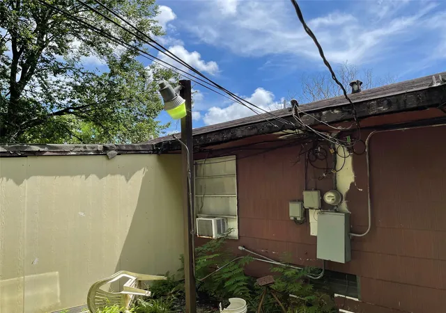 Photo 2 of Single family home for sale at 4423 Akard St, Houston, TX 77047 | MLS# 7571677 | Listing updated on 2026-07-29
