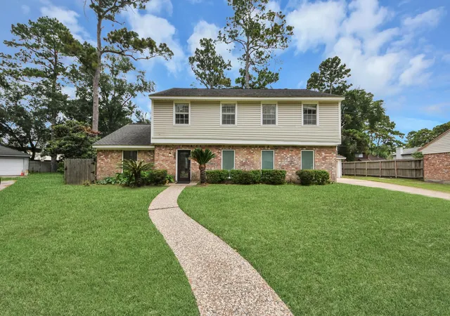Photo 2 of Single family home for sale at 5807 Foresthaven Dr, Houston, TX 77066 | MLS# 42255197 | Listing updated on 2026-09-17