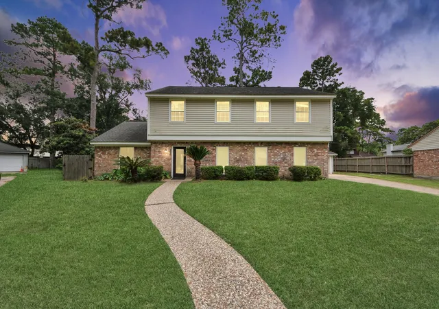Photo 3 of Single family home for sale at 5807 Foresthaven Dr, Houston, TX 77066 | MLS# 42255197 | Listing updated on 2026-09-17