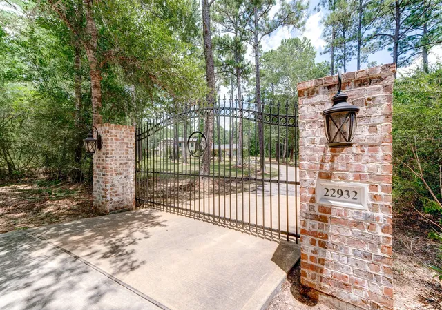 Photo 2 of Mansion for sale at 22932 Nichols Sawmill Rd, Hockley, TX 77447 | MLS# 40543330 | Listing updated on 2026-07-18