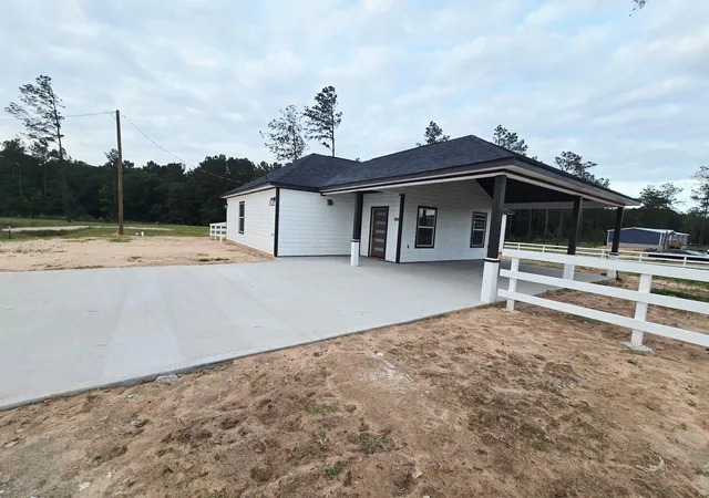 Photo 3 of Single family home for sale at 11809 Brunel Dr, Conroe, TX 77306 | MLS# 32825613 | Listing updated on 2026-10-09