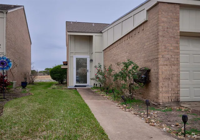 Homes for sale in West Columbia, TX | 1817 Veranda Dr, West Columbia, TX 77486 | MLS# 80716020