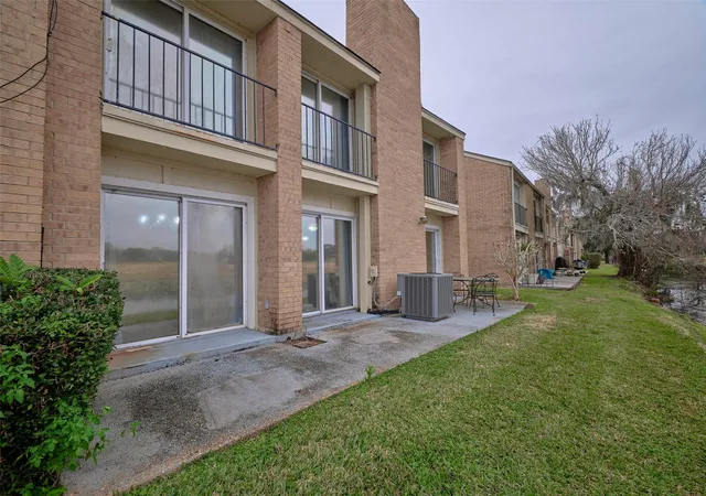Homes for sale in West Columbia, TX | 1817 Veranda Dr, West Columbia, TX 77486 | MLS# 80716020