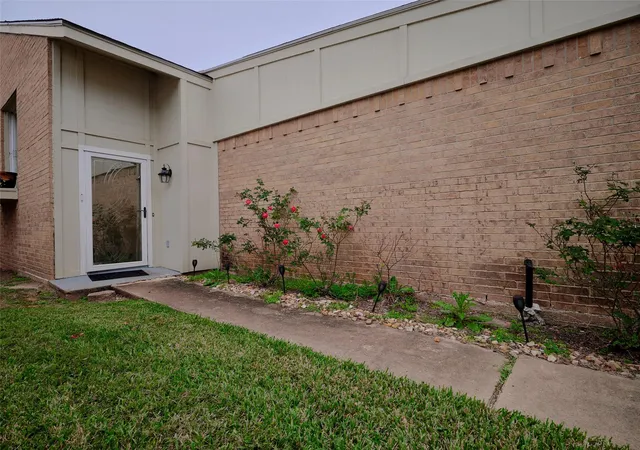 Homes for sale in West Columbia, TX | 1817 Veranda Dr, West Columbia, TX 77486 | MLS# 80716020