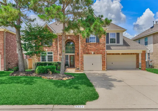 Photo 2 of Sale Pending at 6327 Holden Mills Dr, Spring, TX 77389 | MLS# 59015716 | Listing updated on 2026-08-21