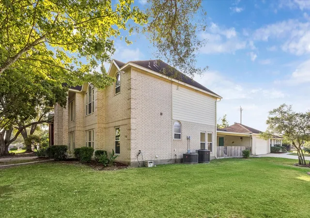 30th image of 702 Huntercrest St, El Lago, TX 77586 | MLS# 95777536