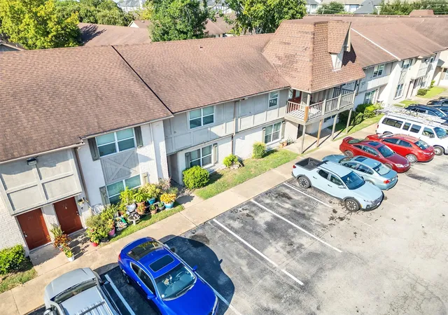 2nd image of 1701 Upland Dr, Houston, TX 77043