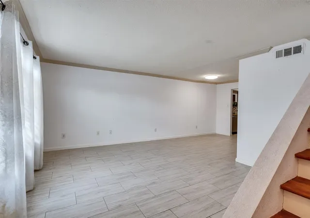 5th image of 1701 Upland Dr, Houston, TX 77043