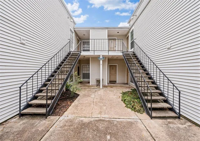 1st image of 9809 Richmond Ave #E14, Houston, TX 77042 | MLS# 96973230