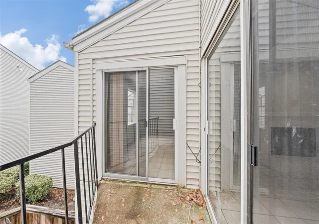 3rd image of 9809 Richmond Ave #E14, Houston, TX 77042 | MLS# 96973230