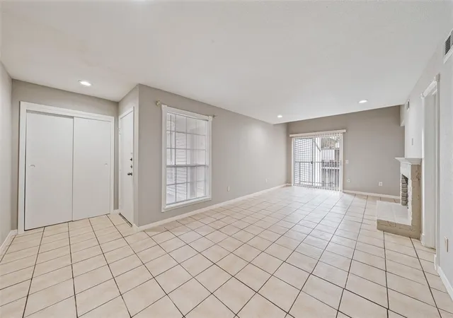 5th image of 9809 Richmond Ave #E14, Houston, TX 77042 | MLS# 96973230