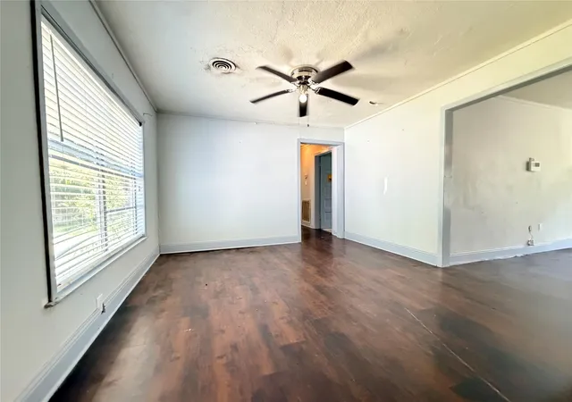 5th image of 1904 Wright Blvd, Baytown, TX 77520 | MLS# 25949500