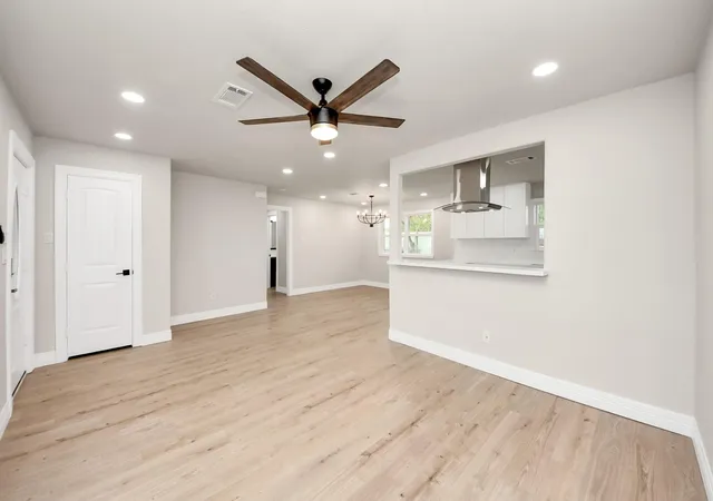 Photo 3 of Single family home for sale at 227 Highway 90 E, Sealy, TX 77474 | MLS# 36850547 | Listing updated on 2026-07-27