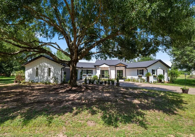 Photo 2 of Single family home for sale at 15502 Kitty Hawk Dr, Waller, TX 77484 | MLS# 58891121 | Listing updated on 2026-09-19