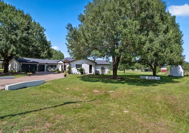 Photo 3 of Single family home for sale at 15502 Kitty Hawk Dr, Waller, TX 77484 | MLS# 58891121 | Listing updated on 2026-09-19