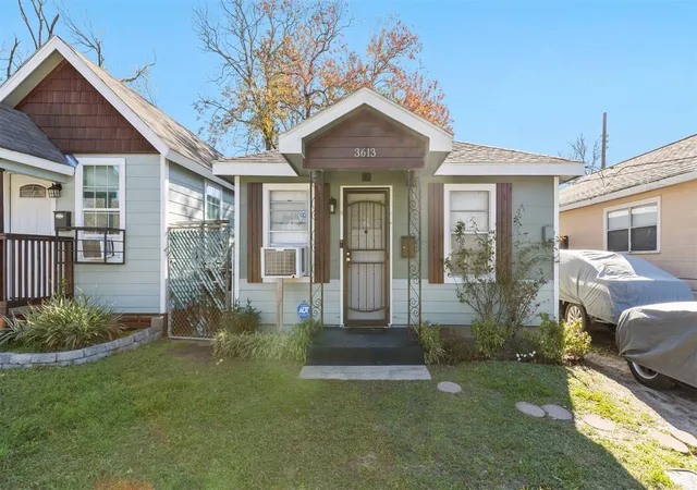 3rd image of 2502 Berry St, Houston, TX 77004 | MLS# 25606745