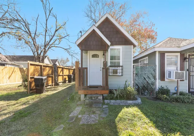 5th image of 2502 Berry St, Houston, TX 77004 | MLS# 25606745