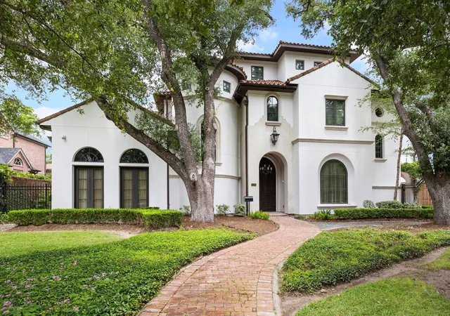 1st image of 5556 Lynbrook Dr, Houston, TX 77056 | MLS# 98804652