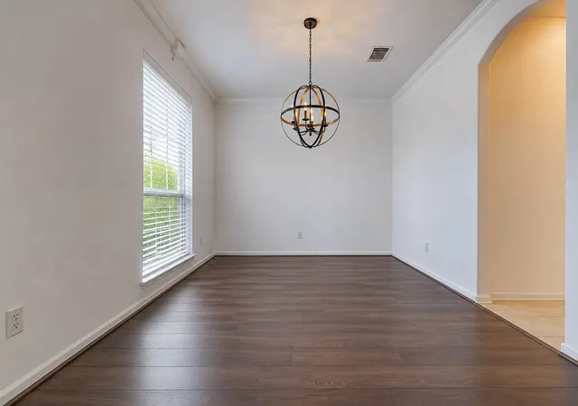 3rd image of 1802 Oak Lodge Dr, Pearland, TX 77581 | MLS# 43146418