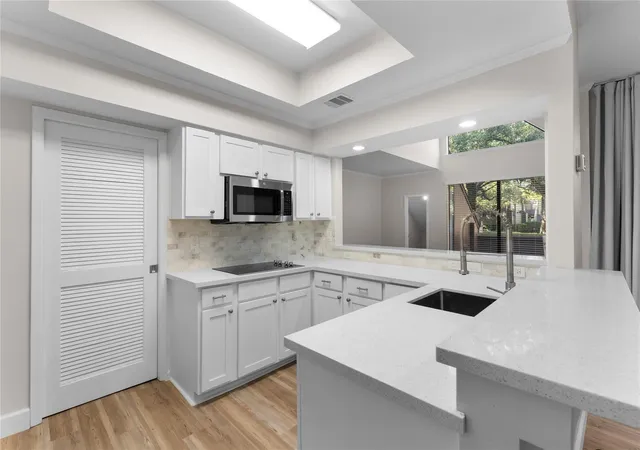 Photo 1 of Townhouse for sale at 336 Litchfield Ln, Houston, TX 77024 | MLS# 44207022 | Listing updated on 2026-09-16