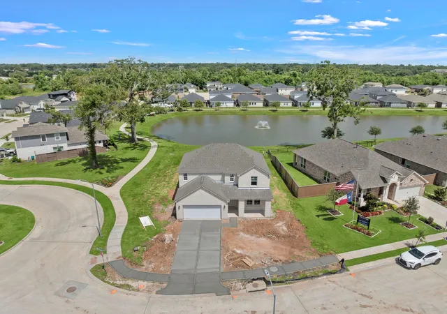 3rd image of 106 Lake Woodshore Ct, Clute, TX 77531 | MLS# 32641720