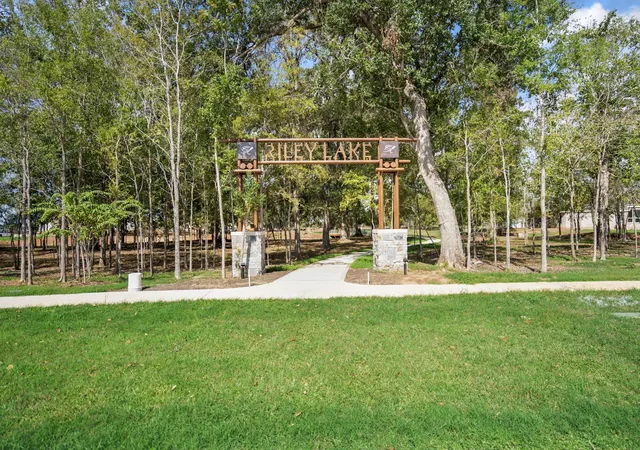 Photo 3 of Single family home for sale at 7711 Powdered Dancer Ct, Fulshear, TX 77441 | MLS# 16630314 | Listing updated on 2026-09-05