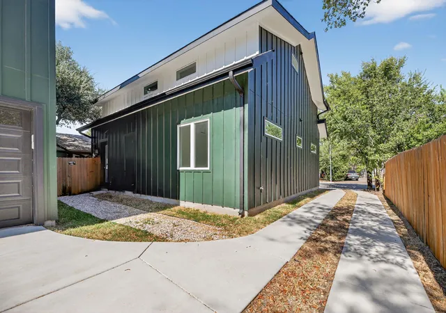 3rd image of 6107 Palm Cir, Austin, TX 78741 | MLS# 21371702