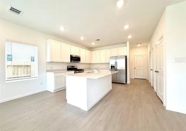 5th image of 2119 Salinas Dr, Rosharon, TX 77583 | MLS# 71946728